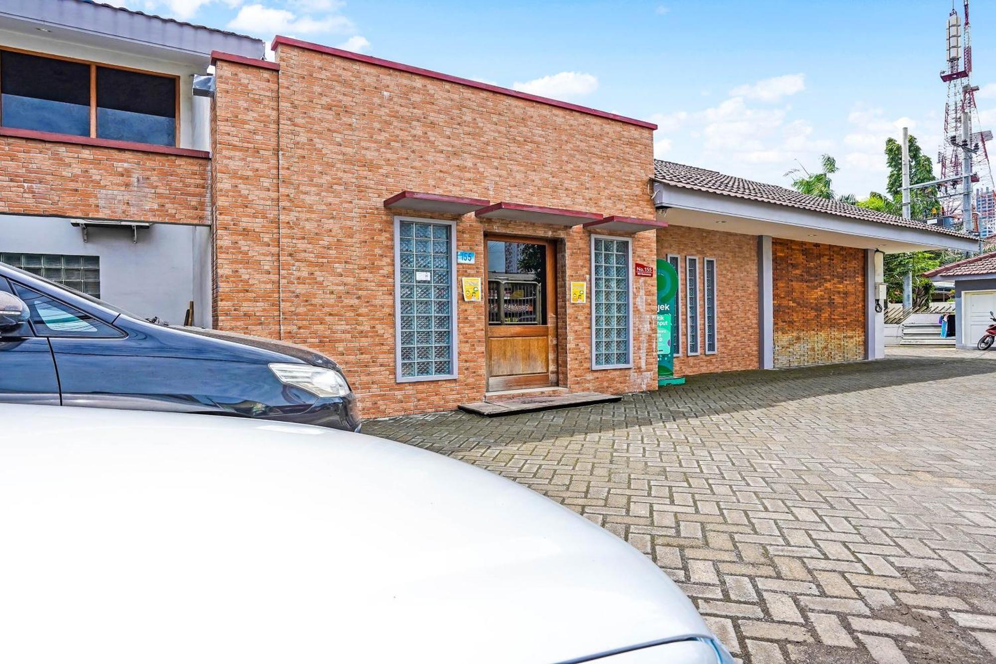 Capital O 90888 Bintang Diponggo Residence สุราบายา ภายนอก รูปภาพ
